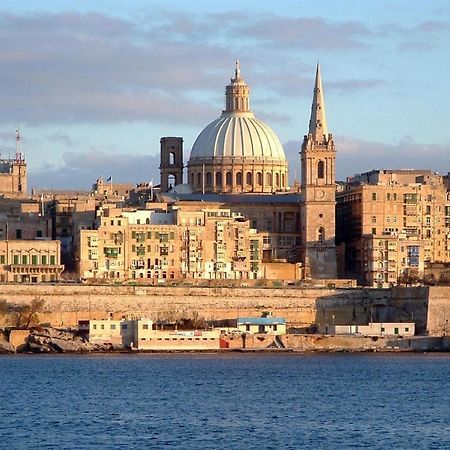 Seafront Luxury Apartment With Pool Sliema Exteriér fotografie