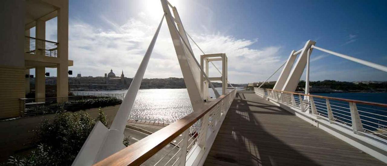Seafront Luxury Apartment With Pool Sliema Exteriér fotografie