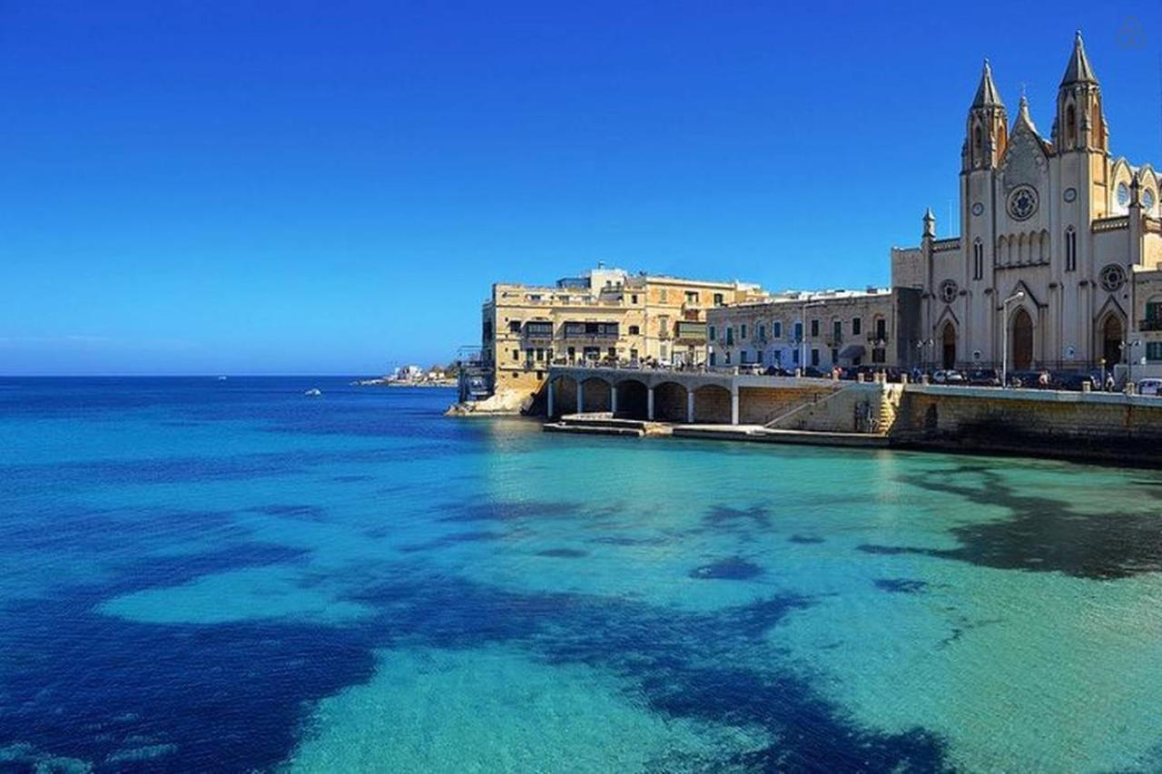Seafront Luxury Apartment With Pool Sliema Exteriér fotografie