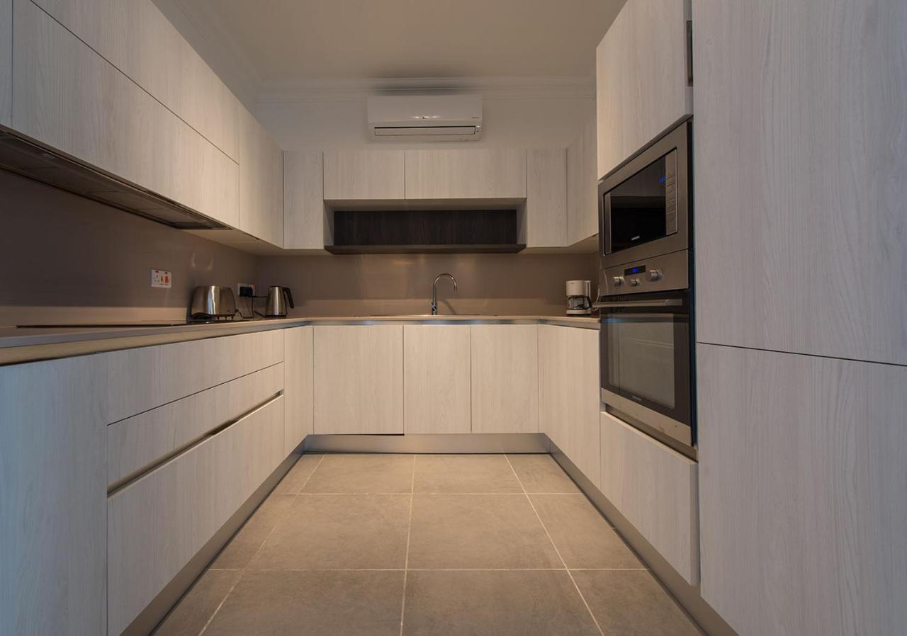 Seafront Luxury Apartment With Pool Sliema Exteriér fotografie